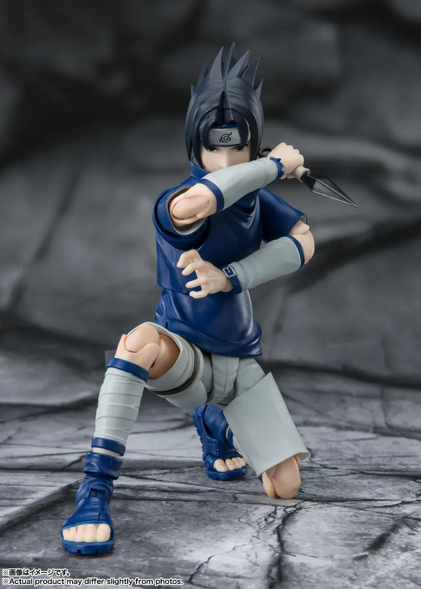 S.H. Figuarts Naruto - Sasuke Uchiha -Ninja Prodigy of the Uchiha Clan Bloodline kneeling pose hold spear