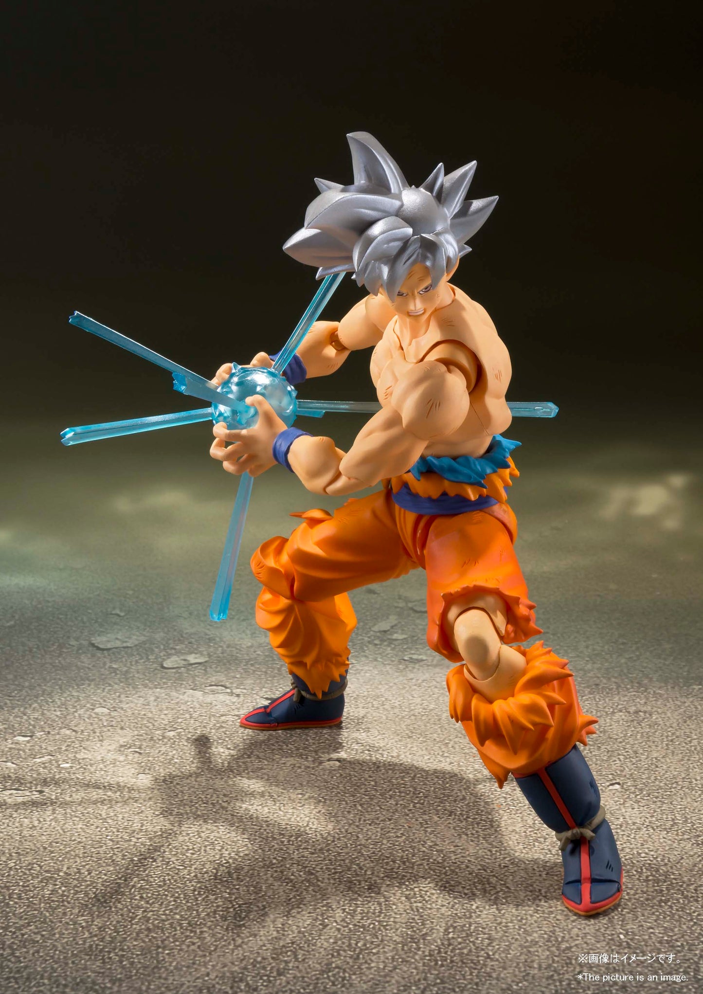 SON GOKU ULTRA INSTINCT "DRAGON BALL Z" ready to shoot fireball