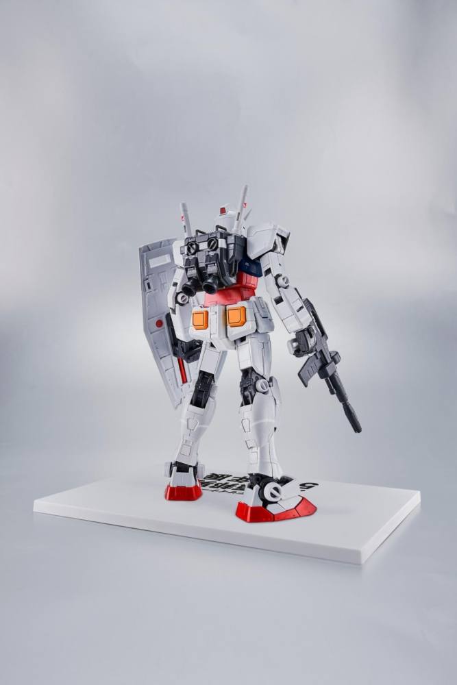 RG RX-78-2 Gundam Okawara Kunio Exhibition Version - Bandai Hobby 1/144 Scale Real Grade Model Kit