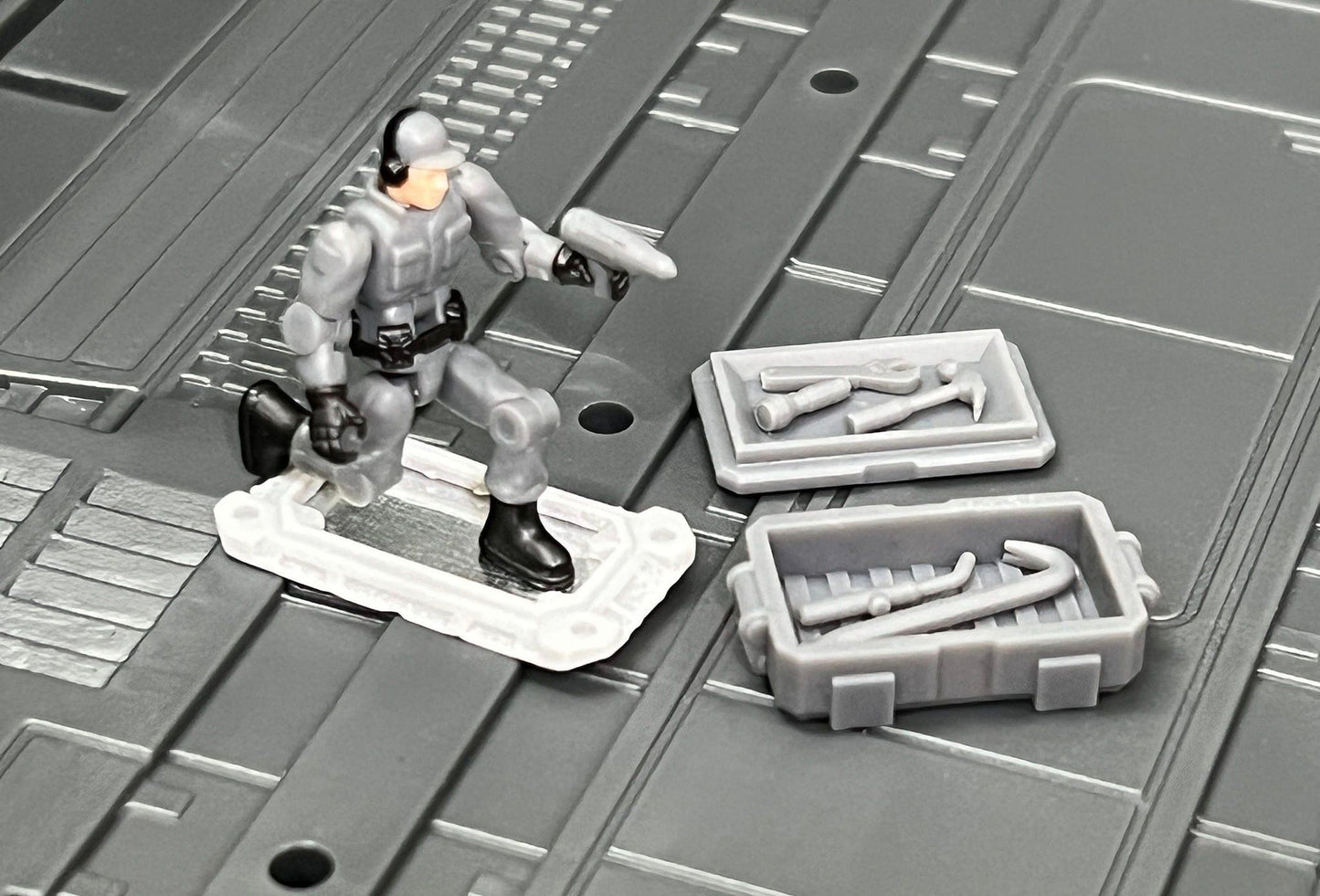 1/60 scale Maintenance Crew Mini Figure Set of 2 Diaclone 3rd party