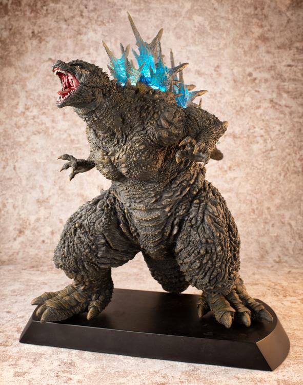 Ultimate Article UA Monsters Godzilla (2023) Attacking Ginza Version "Godzilla Minus One" | Megahouse
