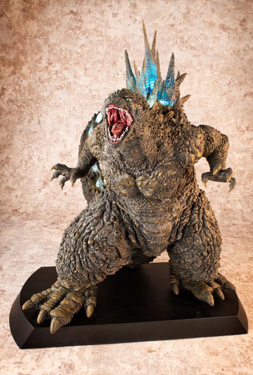 Ultimate Article UA Monsters Godzilla (2023) Attacking Ginza Version "Godzilla Minus One" | Megahouse