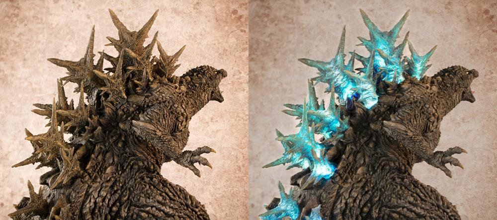 Ultimate Article UA Monsters Godzilla (2023) Attacking Ginza Version "Godzilla Minus One" | Megahouse