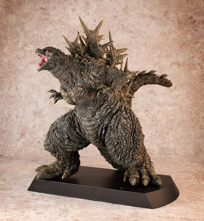 Ultimate Article UA Monsters Godzilla (2023) Attacking Ginza Version "Godzilla Minus One" | Megahouse