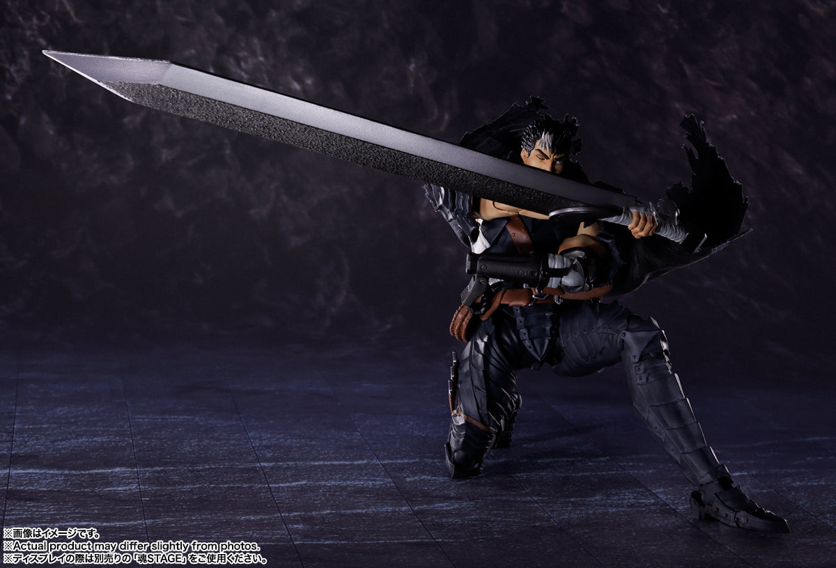 GUTS (BERSERKER ARMOR) "BERSERK" kneeling slashing