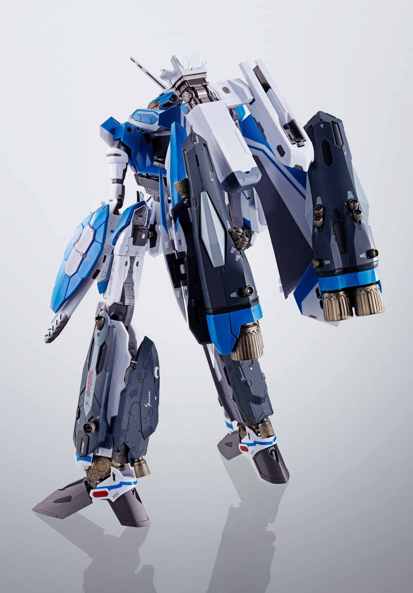 VF-31J SUPERSIEGFRIED back pose