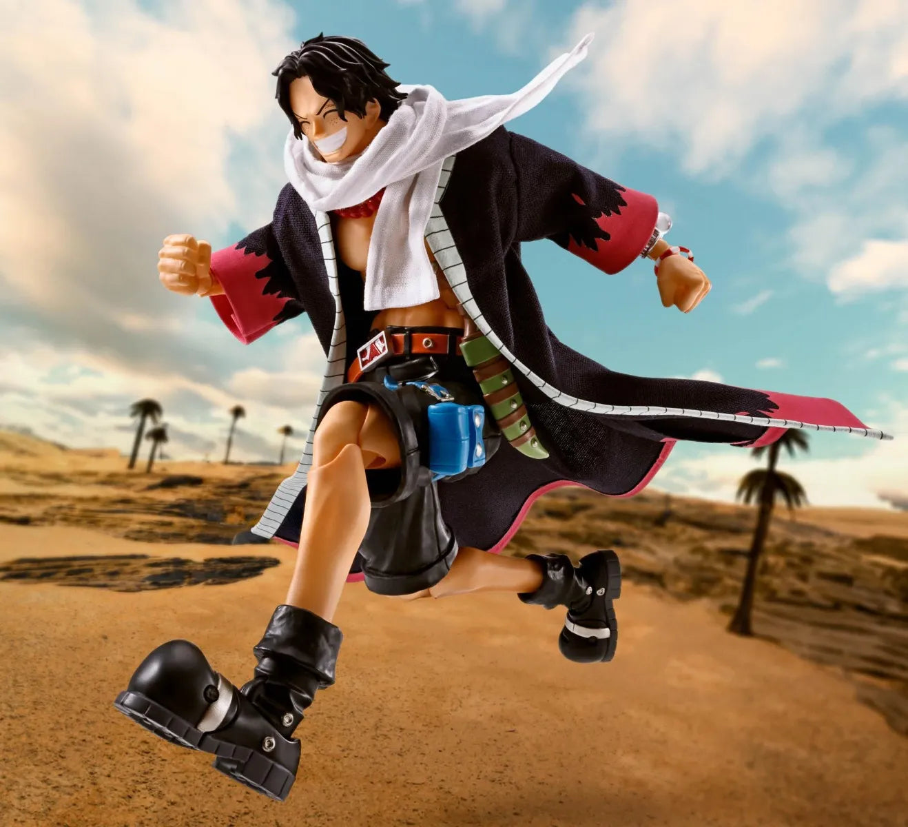 Portgas.D.Ace - Fire Fist - "One Piece", TAMASHII NATIONS S.H.Figuarts showing robe in cloth