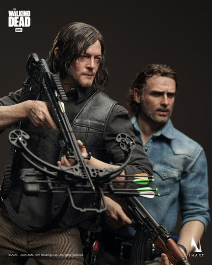 InArt Daryl Dixon 1/6th Scale Collectible Figure "The Walking Dead Season 8" | InArt