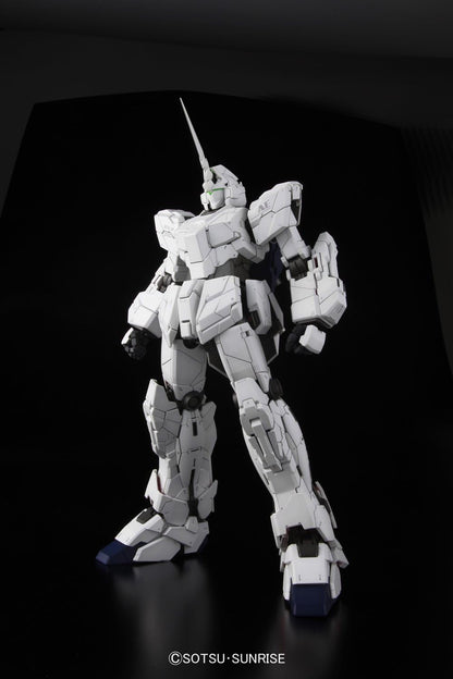 PG RX-0 Unicorn Gundam "Mobile Suit Gundam Unicorn" - Bandai Hobby 1/60 Scale Perfect Grade Model Kit