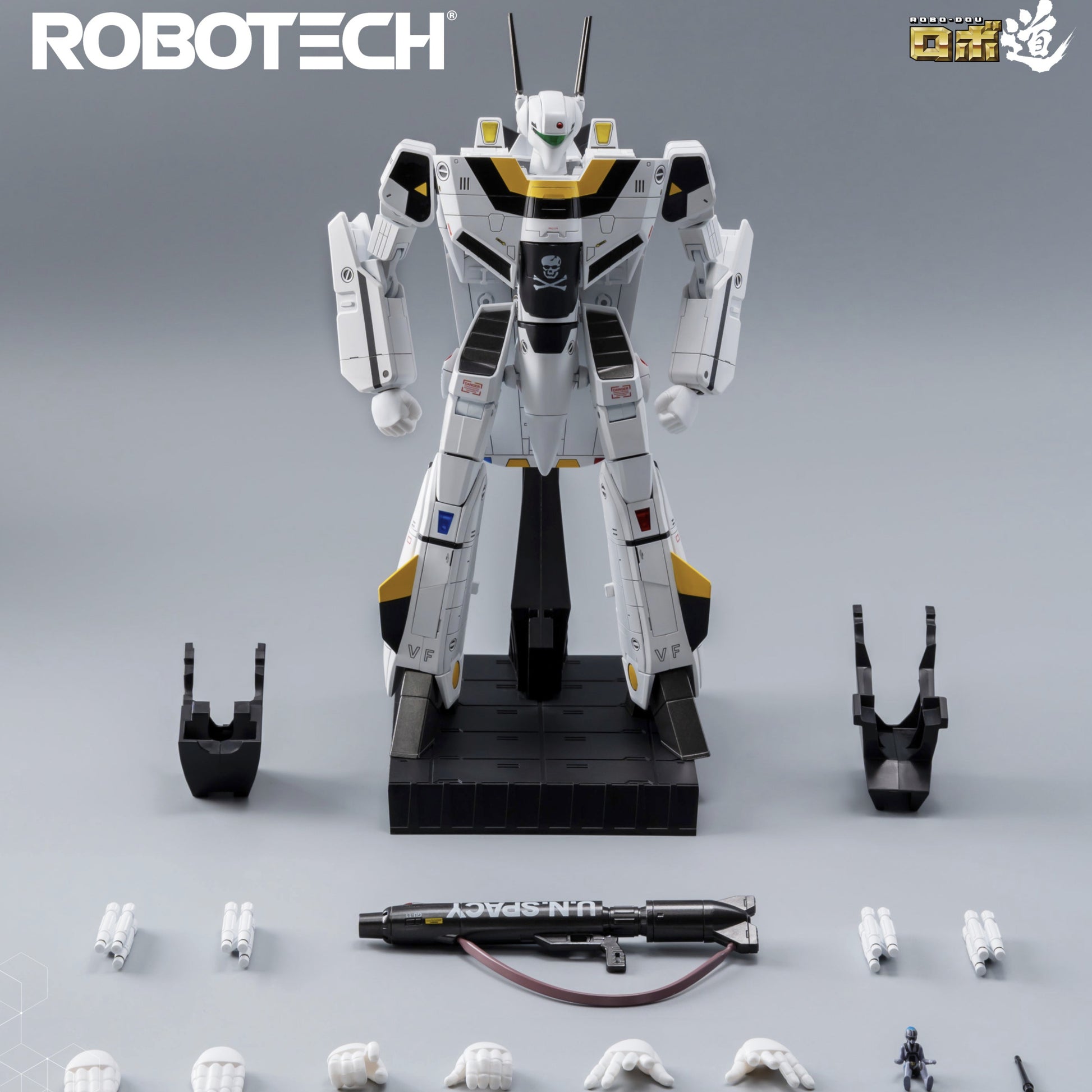 ROBO-DOU ROBOTECH VF‐1S Veritech (Roy Fokker) Threezero close up