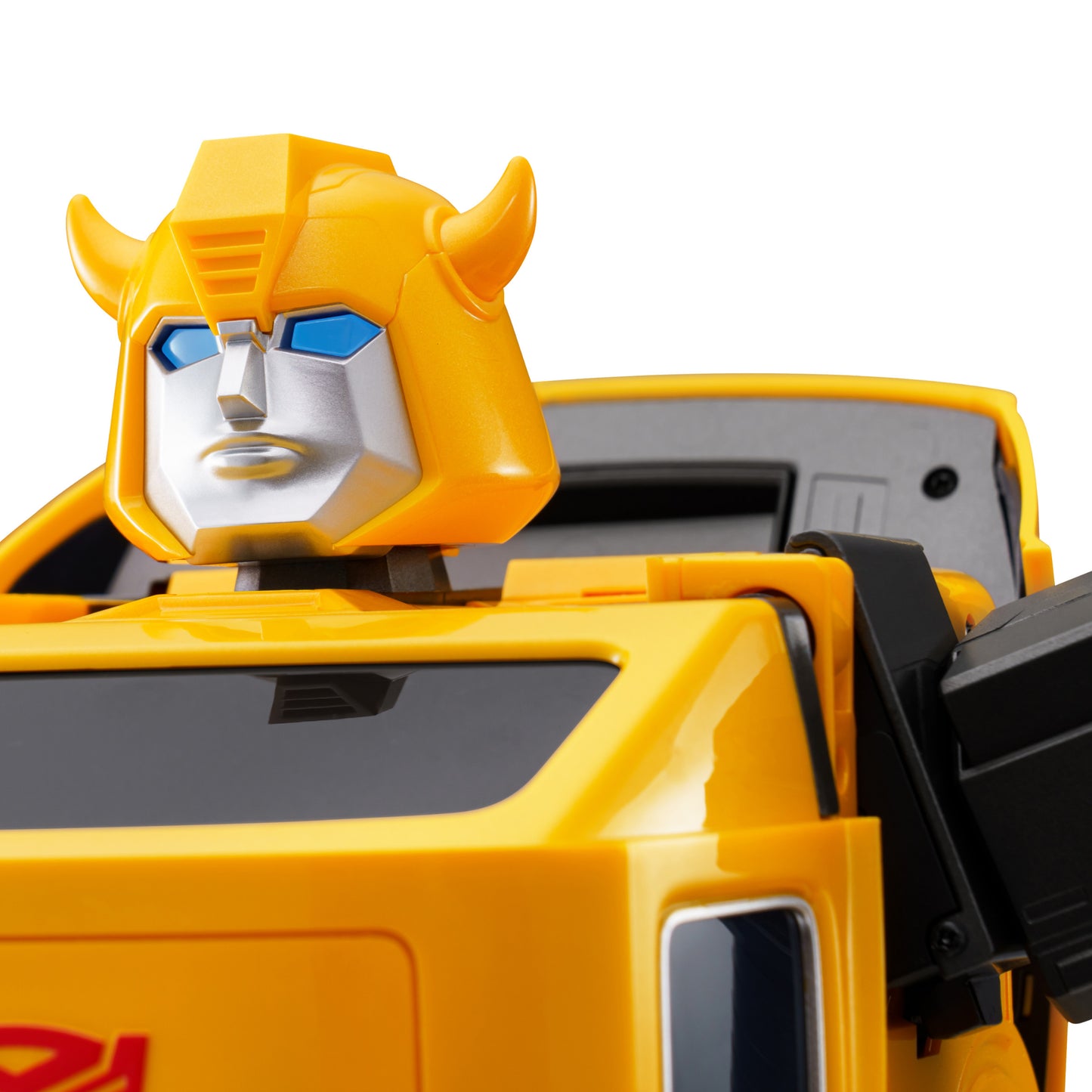 Pre Order Transformers  G1 Flagship Bumblebee - Robosen