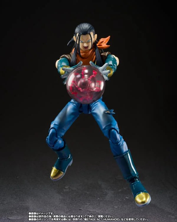 Dragon Ball GT S.H.Figuarts Super Android 17 blasting fireball