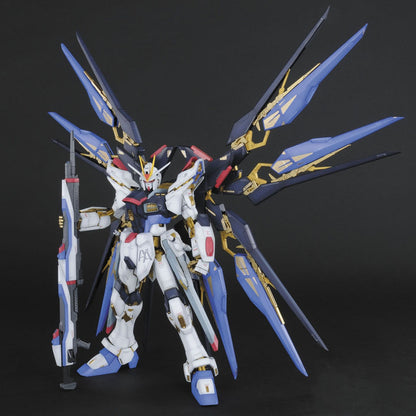 PG Strike Freedom "Mobile Suit Gundam Seed Destiny" - Bandai Hobby 1/60 Scale Perfect Grade Model Kit