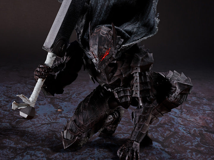 Berserk S.H.Figuarts Guts (Berserker Armor -Heat of Passion-) kneeling pose
