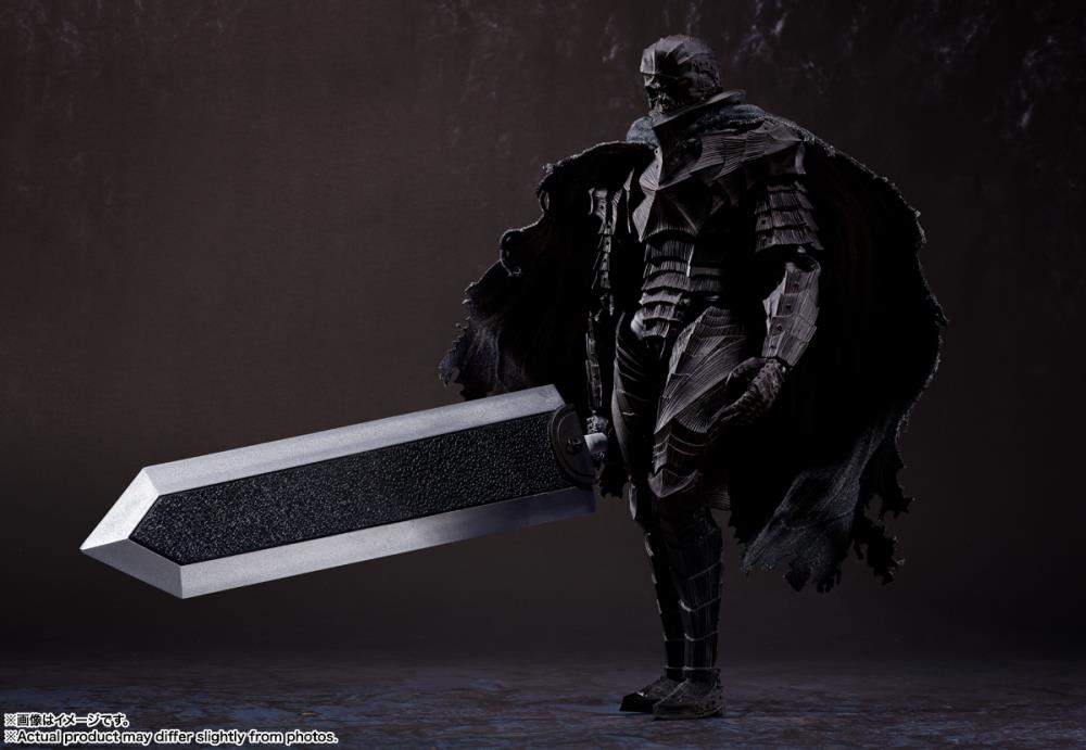 Berserk S.H.Figuarts Guts (Berserker Armor -Heat of Passion-) standing pose close up