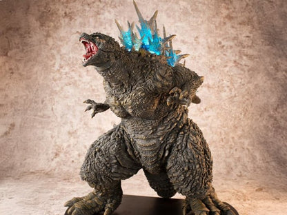 Ultimate Article UA Monsters Godzilla (2023) Attacking Ginza Version "Godzilla Minus One" | Megahouse