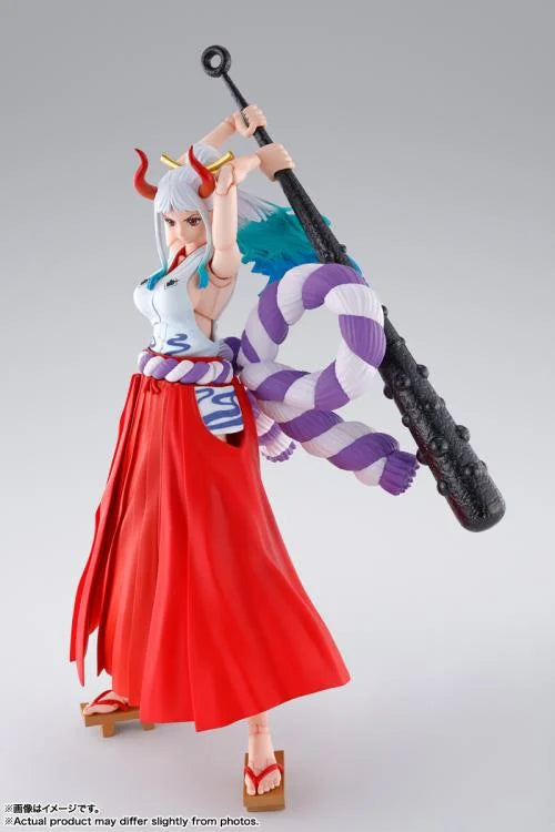 One Piece S.H.Figuarts Yamato (The Raid on Onigashima) holding metal bar