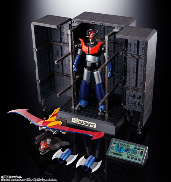 Mazinger Z DX 50th Anniversary Version DX Soul of Chogokin SOC inside hanger