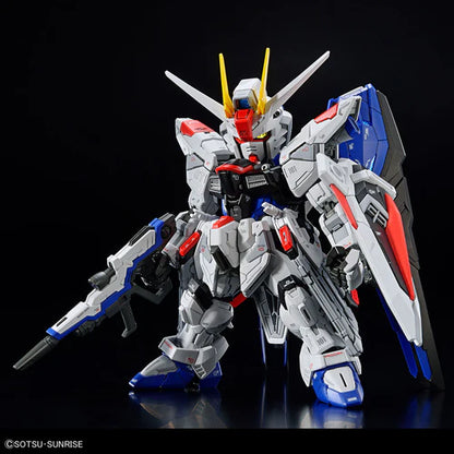 MGSD Freedom Gundam "Mobile Suit Gundam Seed" - Bandai Hobby SD Master Grade Model Kit