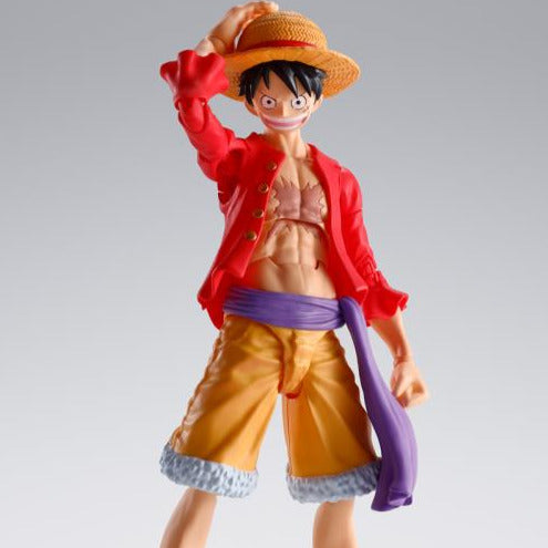 One Piece Monkey.D.Luffy -The Raid on Onigashima- S.H.Figuarts Luffy holding straw hat close up