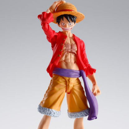 One Piece Monkey.D.Luffy -The Raid on Onigashima- S.H.Figuarts Luffy holding straw hat close up